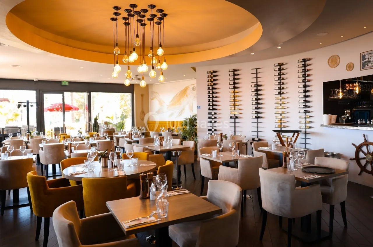 Voile Rouge - louer une salle de mariage Nice avec vue mer