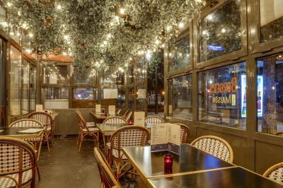 La Cascade La Cascade