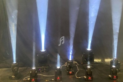 Miniature DJ Portet-sur-Garonne (Haute-Garonne) - Dj Mataba #13 Un DJ mixe en plein air devant une foule dansante lors d'une soirée sous des tentes éclairées au crépuscule.