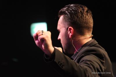 Niko Magicien & Hypnotiseur de Spectacle 