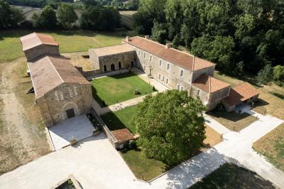 Abbaye de Trizay - photo 1
