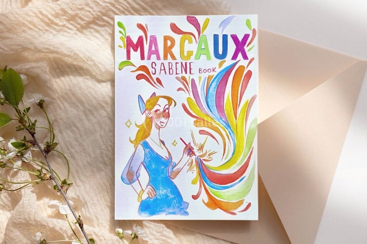 Illustration colorée d'une femme tenant un pinceau, entourée de motifs abstraits multicolores.