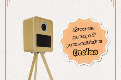 Borne photo interactive avec écran tactile affichant des options de filtres et de décors personnalisables.