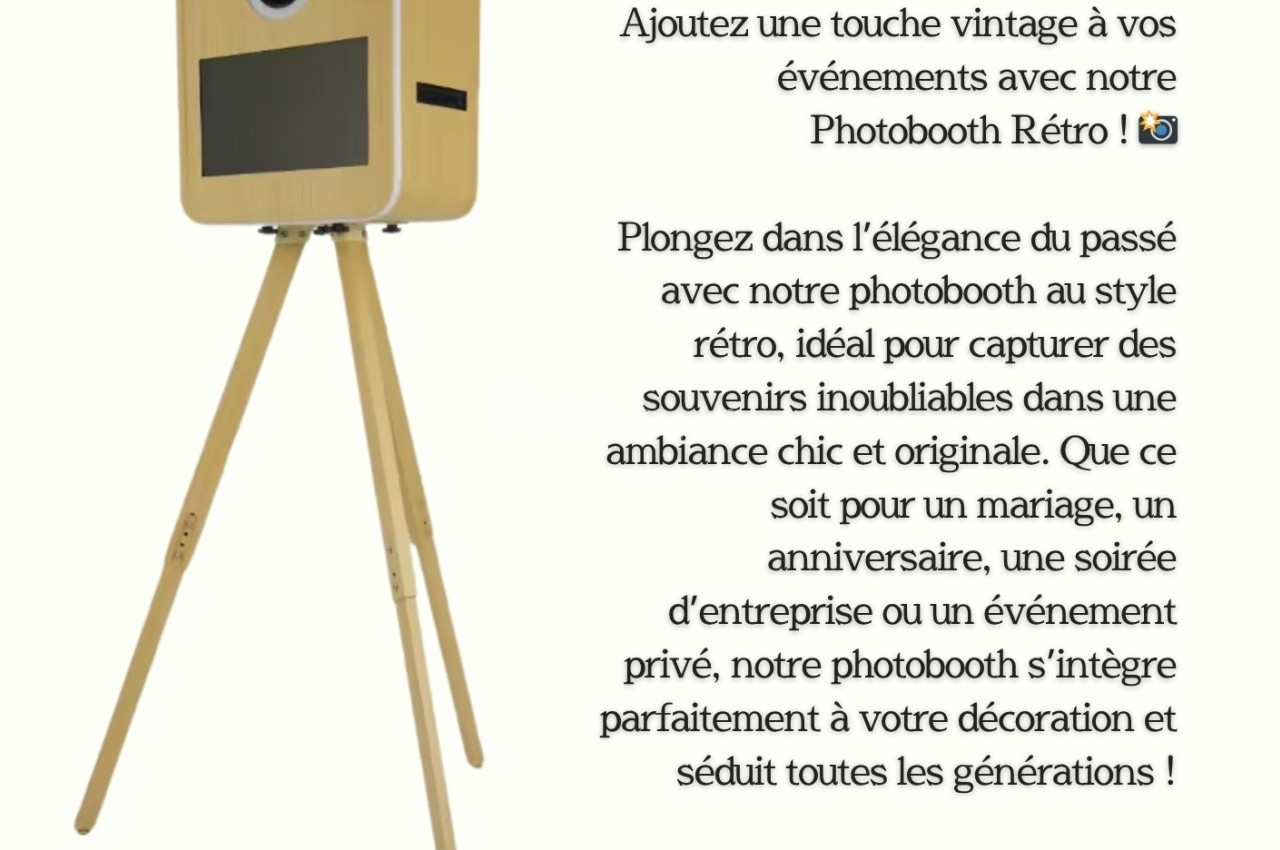 Photobooth rétro en bois sur trépied, conçu pour capturer des souvenirs lors d'événements festifs et élégants.