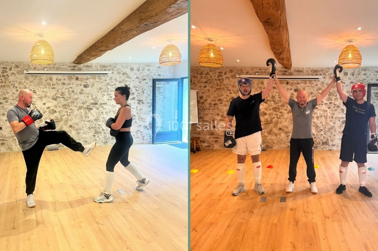 Photo 1 : Deux personnes s'entraînent à la boxe dans une salle lumineuse avec un mur en pierre. Photo 2 : Trois personnes…