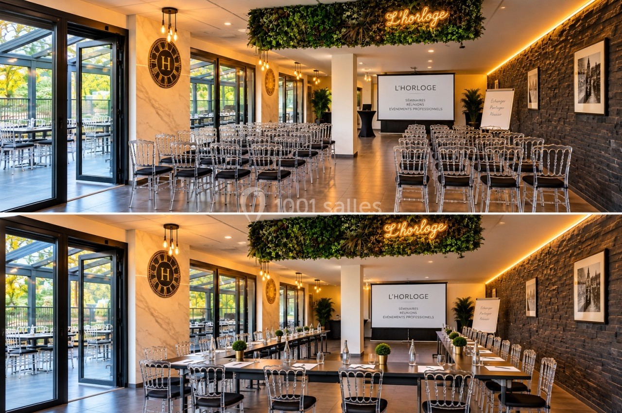 Salle de réunion lumineuse avec chaises transparentes, tables modulables et écran de présentation, décorée de plantes…