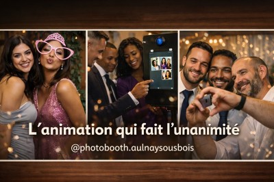 Un couple souriant en tenue de mariage pose devant une borne photo interactive lors d'une réception en extérieur.