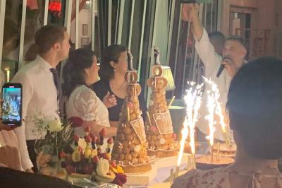 Miniature Location salle Cernay-la-Ville (Yvelines) - Les Salons Léopold #19 Plaque dorée indiquant le titre de Maître Restaurateur décerné à Josselin Le Moigne pour Les Salons Léopold.