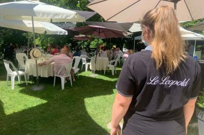 Miniature Location salle Cernay-la-Ville (Yvelines) - Les Salons Léopold #27 Plaque dorée indiquant le titre de Maître Restaurateur décerné à Josselin Le Moigne pour Les Salons Léopold.