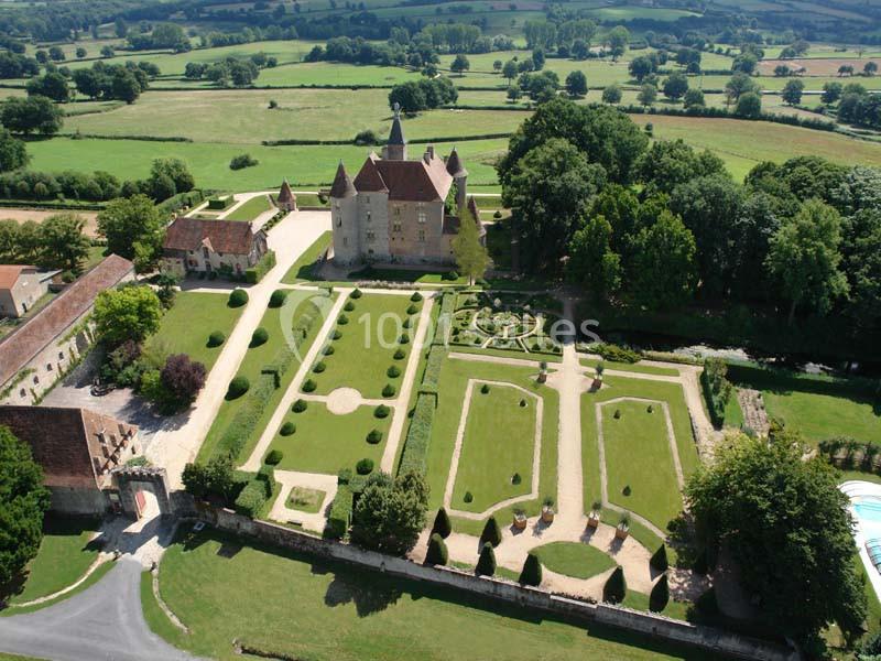 Location salle Saint-Pourçain-sur-Besbre (Allier) - Château de Beauvoir #1