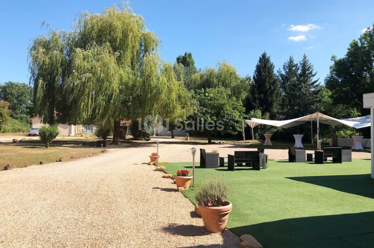 Domaine des Pierres Dorées - galerie - photo 9